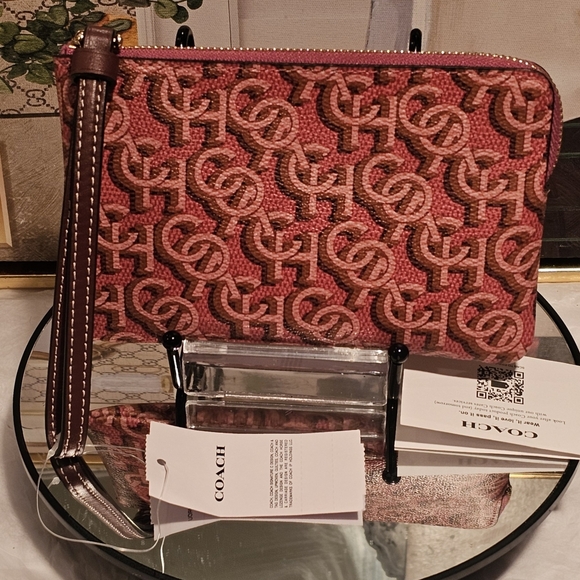 Coach Im/Rouge Pink Leather Corner  Zip Wristlet - Picture 5 of 9
